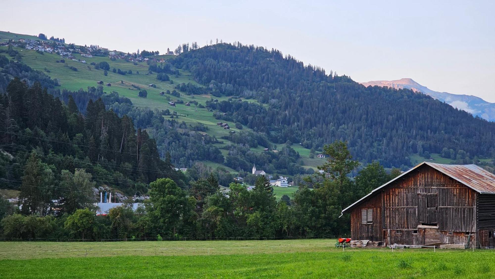 Landgasthof Zum Glenner Ilanz/Glion Екстер'єр фото